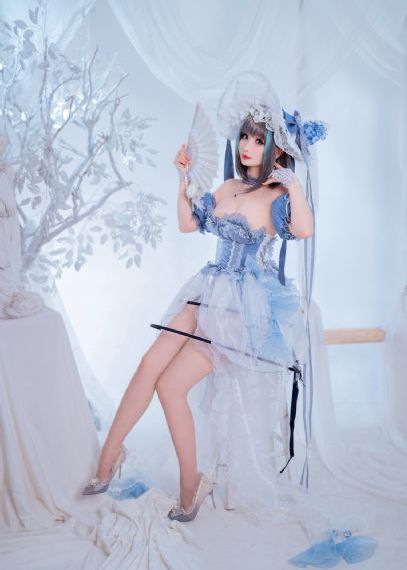 美女光屁屁露全身