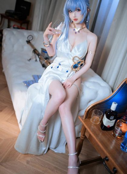 少妇被脱得精光调教