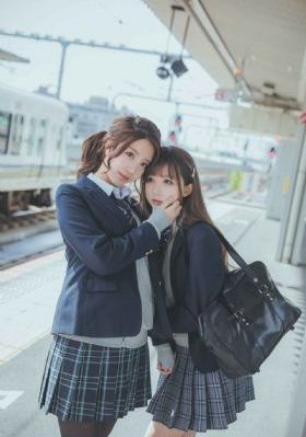男人狂揉吃奶胸视频